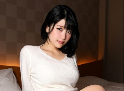 脸凶身材更胸,兴趣是看AV的F奶女优 新村明里